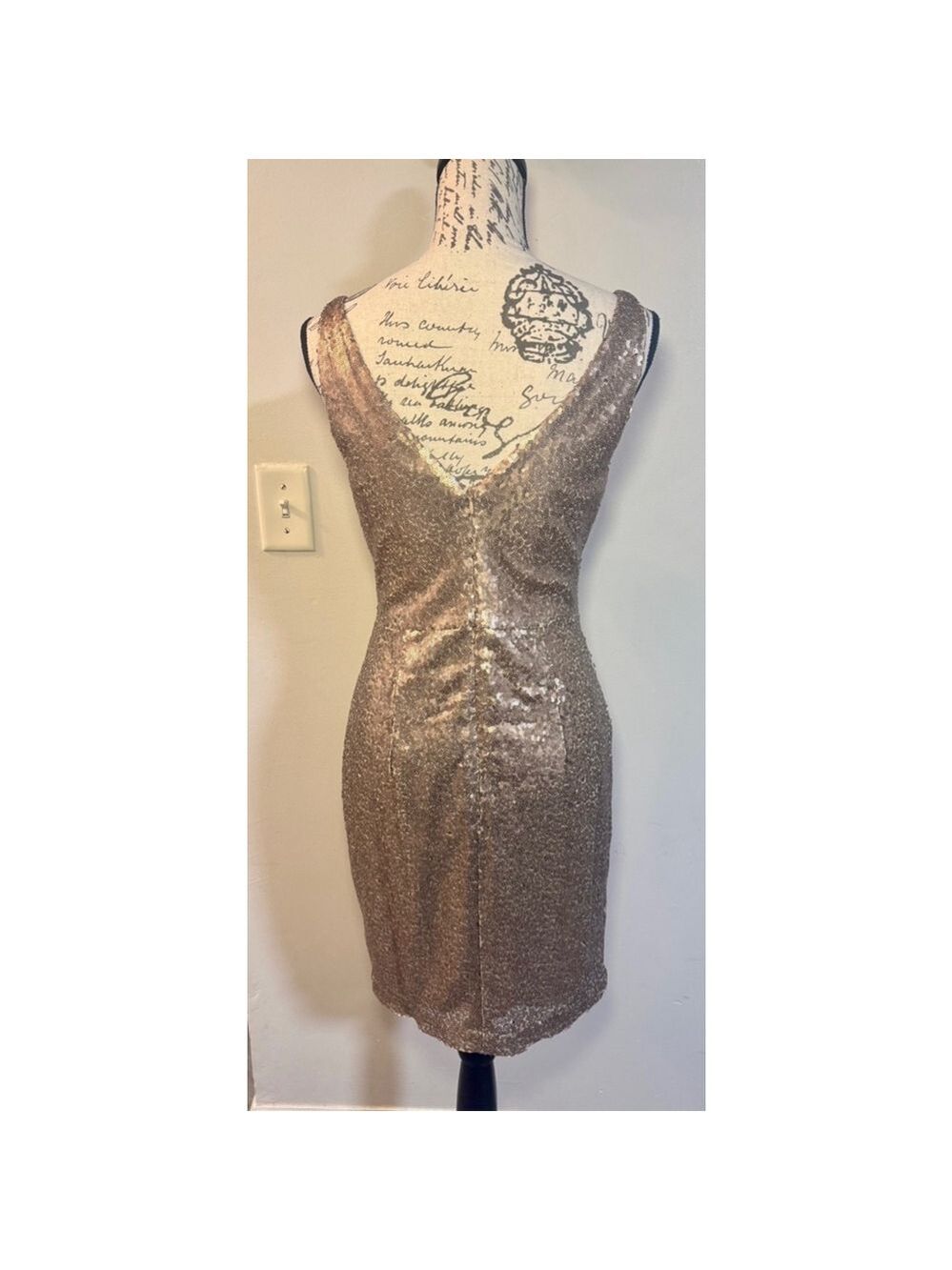 Women's Lulus Gold Sequin V-Neck Cocktail Dress Size M - Picture 5 of 9
